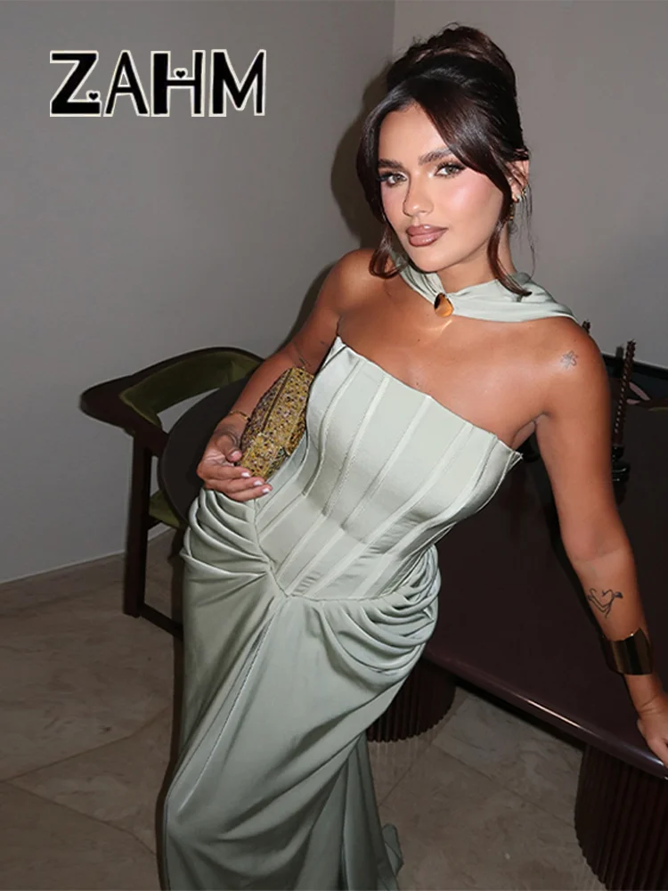 فستان ساتان طويل مع وشاح – تصميم A-Line أنيق بدون أكمام لصيف 2025