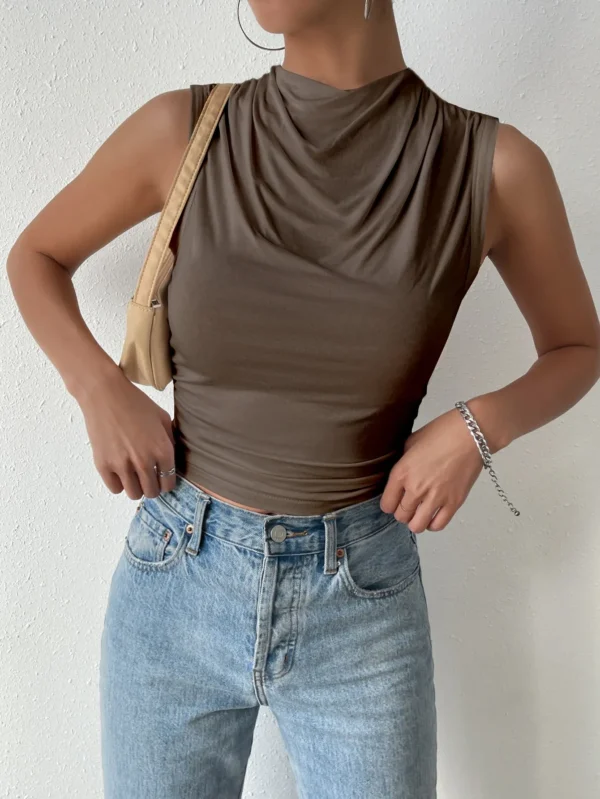تيشيرت نسائي صيفي – بدون أكمام برقبة عالية وتصميم مطوي - Image 2