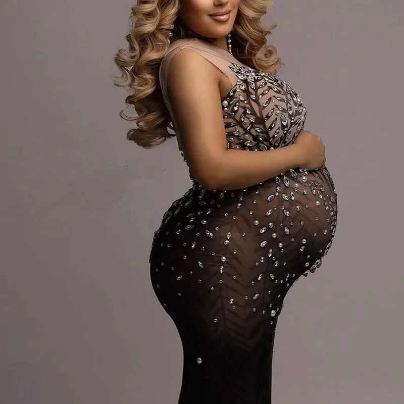 فستان حمل أحمر مطبوع بشبك مطاطي – تصميم أنيق لجلسات التصوير والمناسبات